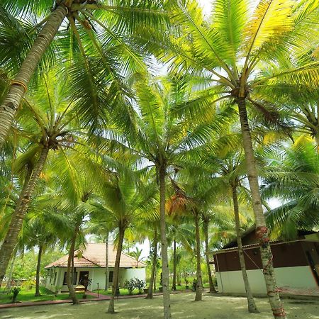 Regant Lake Village, Kollam. Chavara Екстериор снимка