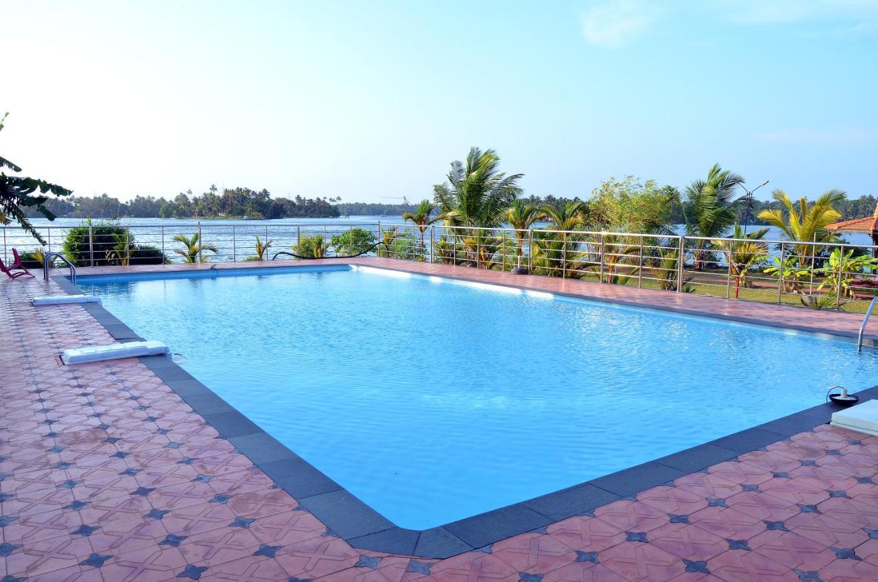 Regant Lake Village, Kollam. Chavara Екстериор снимка
