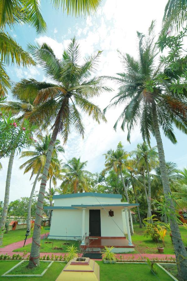 Regant Lake Village, Kollam. Chavara Екстериор снимка
