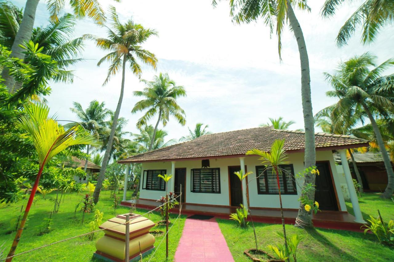 Regant Lake Village, Kollam. Chavara Екстериор снимка