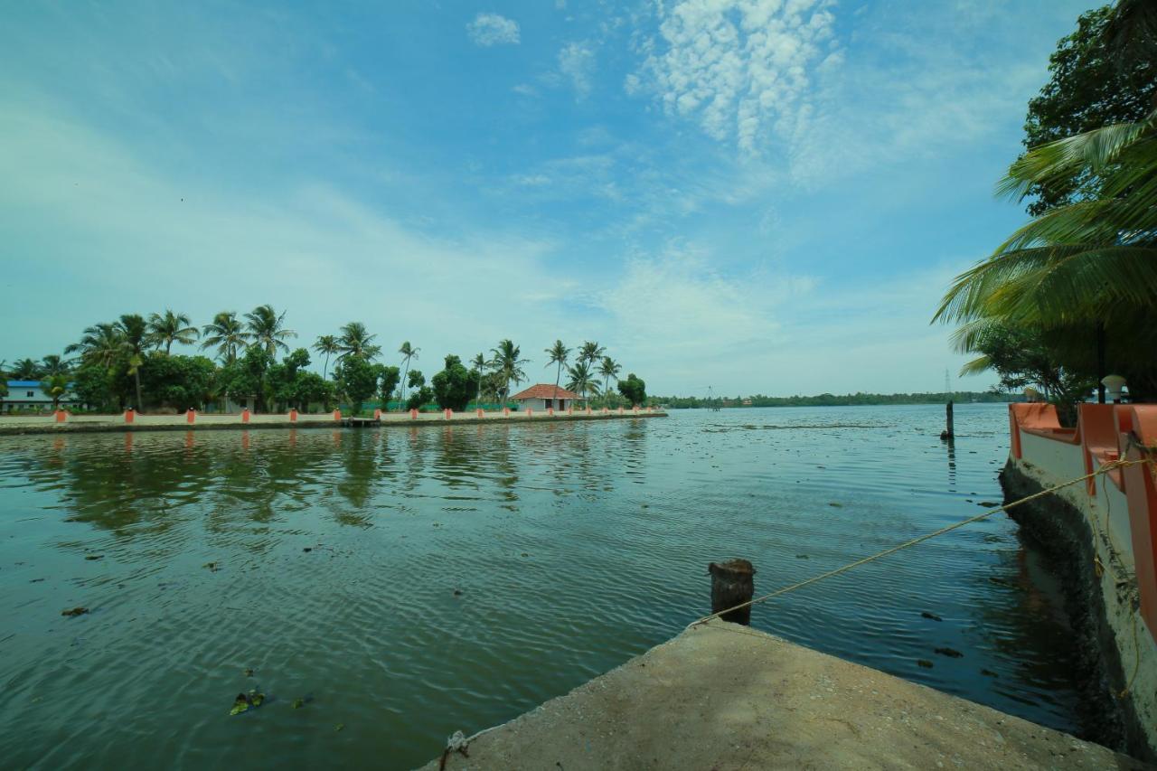 Regant Lake Village, Kollam. Chavara Екстериор снимка