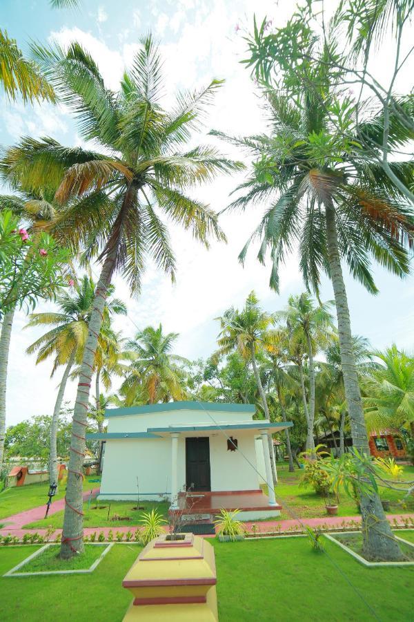 Regant Lake Village, Kollam. Chavara Екстериор снимка