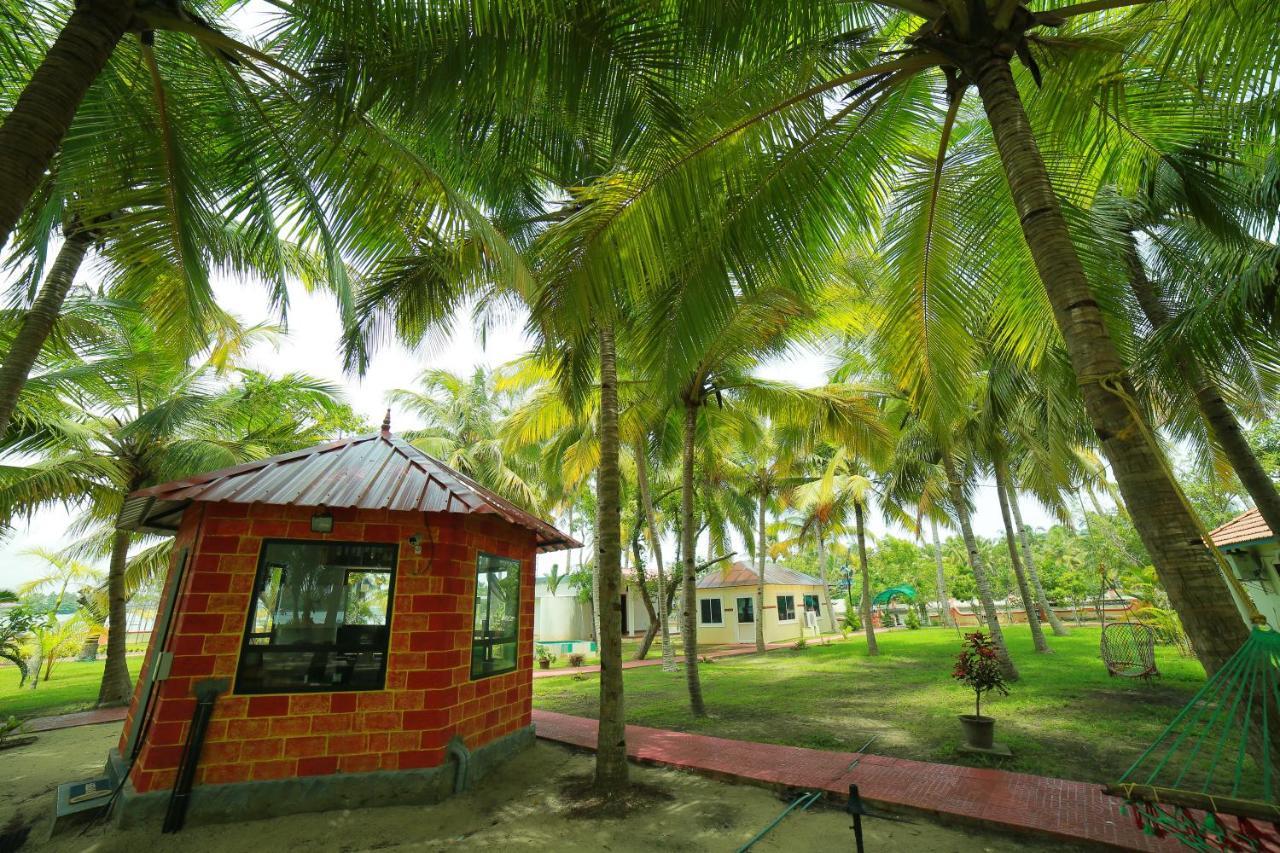 Regant Lake Village, Kollam. Chavara Екстериор снимка