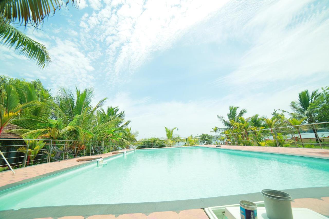Regant Lake Village, Kollam. Chavara Екстериор снимка