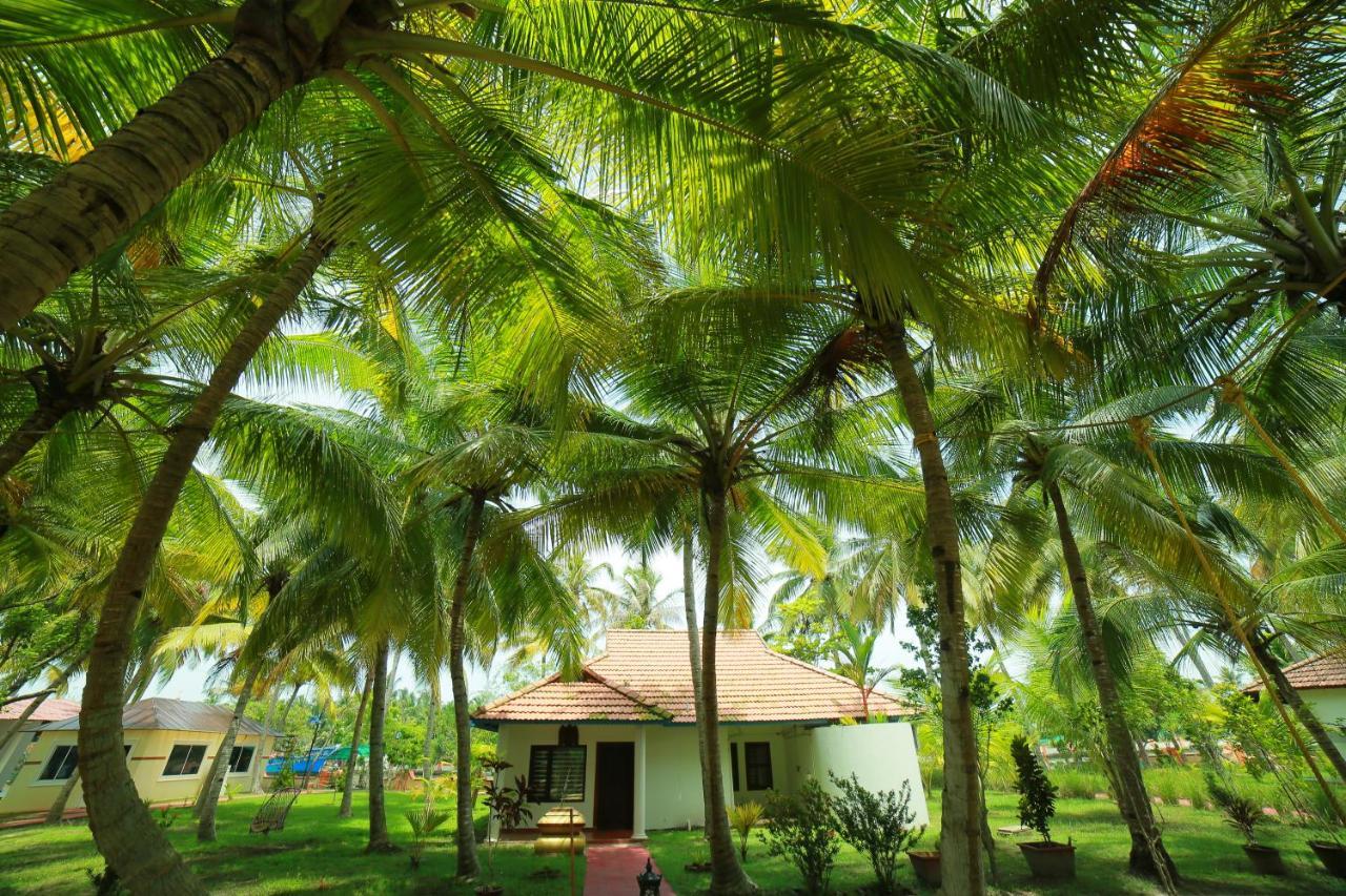 Regant Lake Village, Kollam. Chavara Екстериор снимка