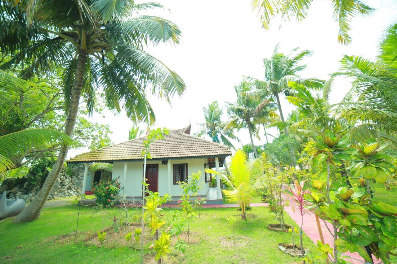Regant Lake Village, Kollam. Chavara Екстериор снимка