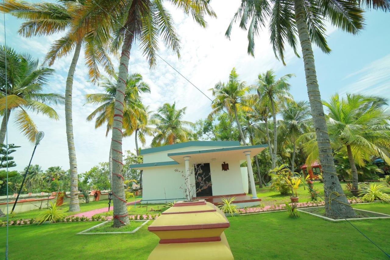 Regant Lake Village, Kollam. Chavara Екстериор снимка