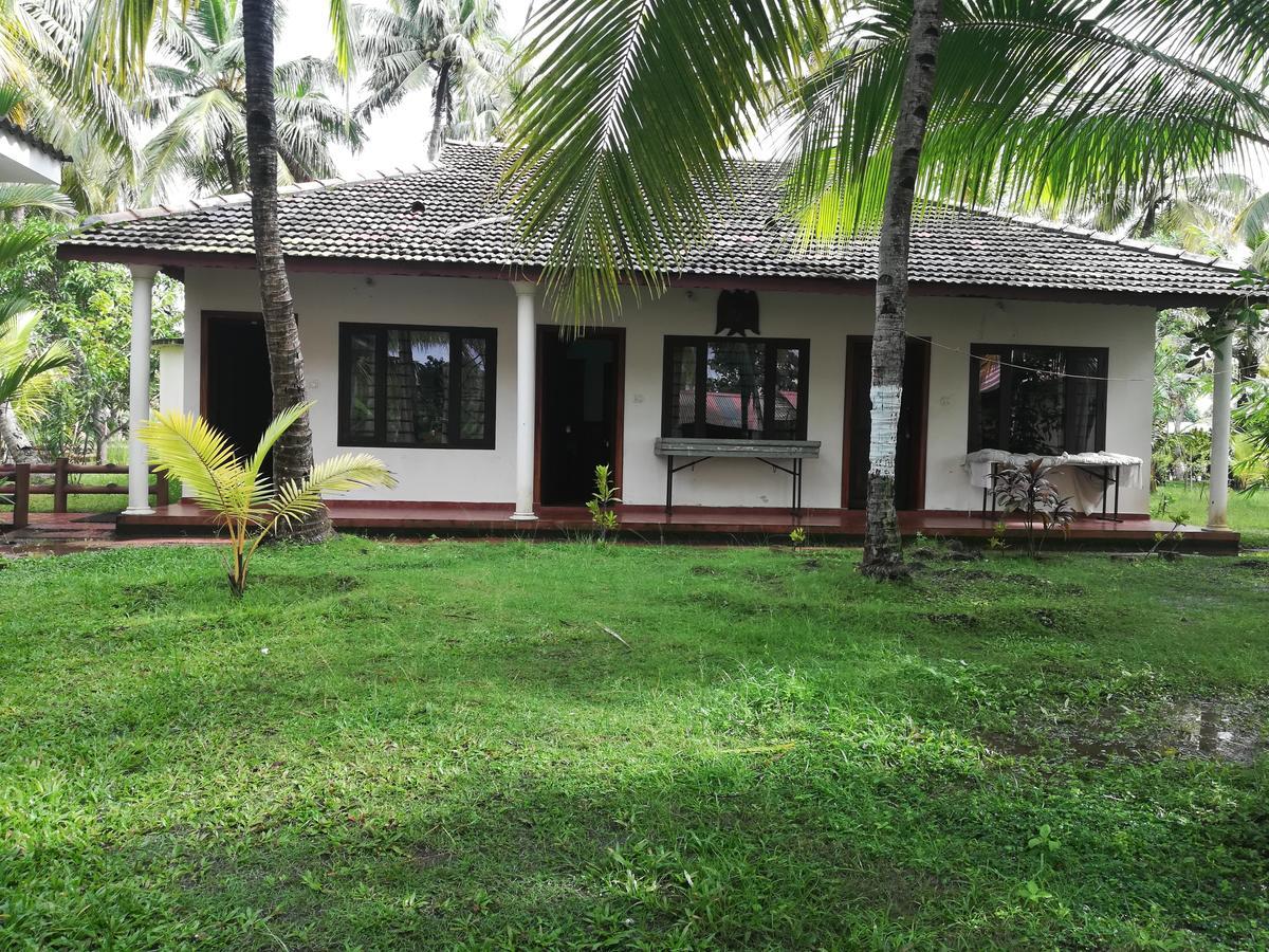 Regant Lake Village, Kollam. Chavara Екстериор снимка