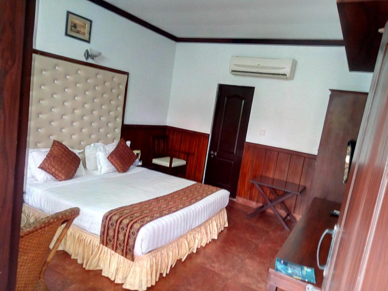 Regant Lake Village, Kollam. Chavara Екстериор снимка