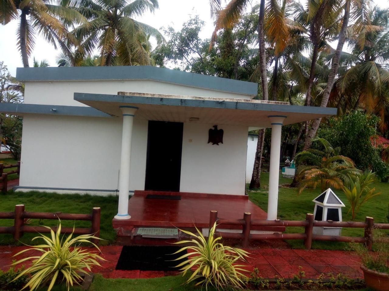 Regant Lake Village, Kollam. Chavara Екстериор снимка