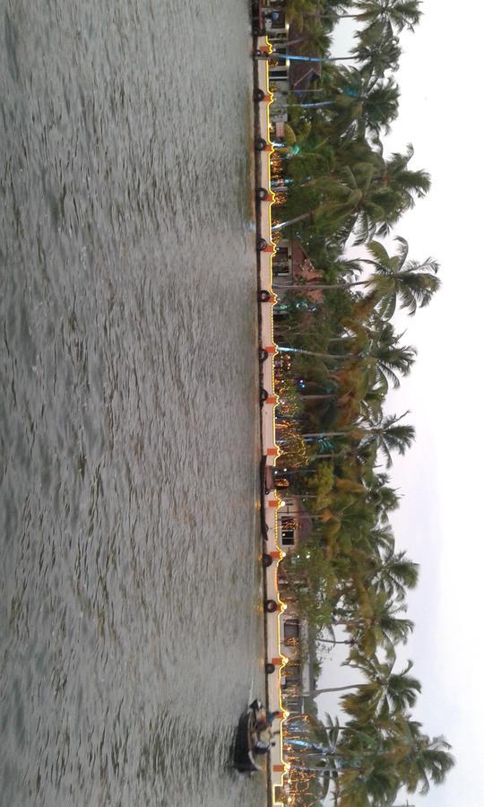 Regant Lake Village, Kollam. Chavara Екстериор снимка
